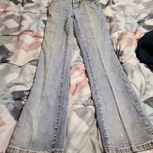 Junior 5 size no boundaries  long leg jeans. See pictures for  more details on m